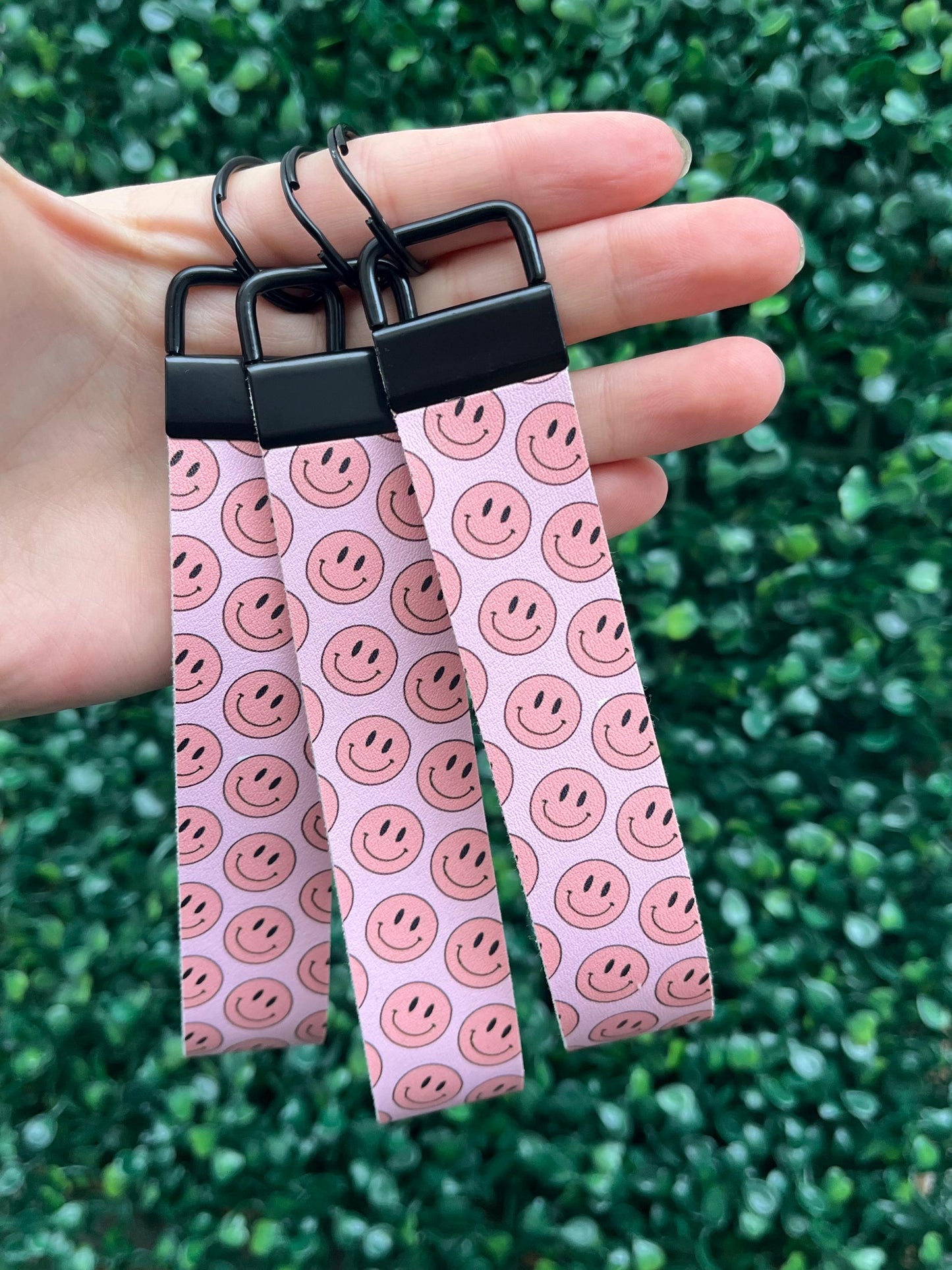 Smiley face wristlet keyring car key keychain.