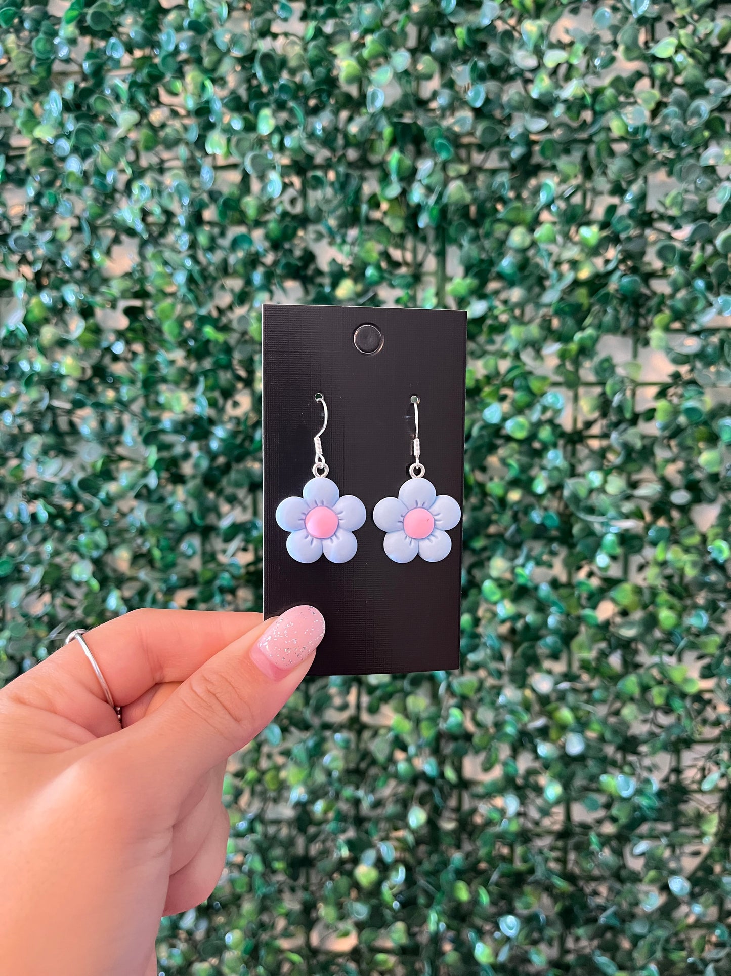 Puffy daisy 925 sterling silver hook earrings.