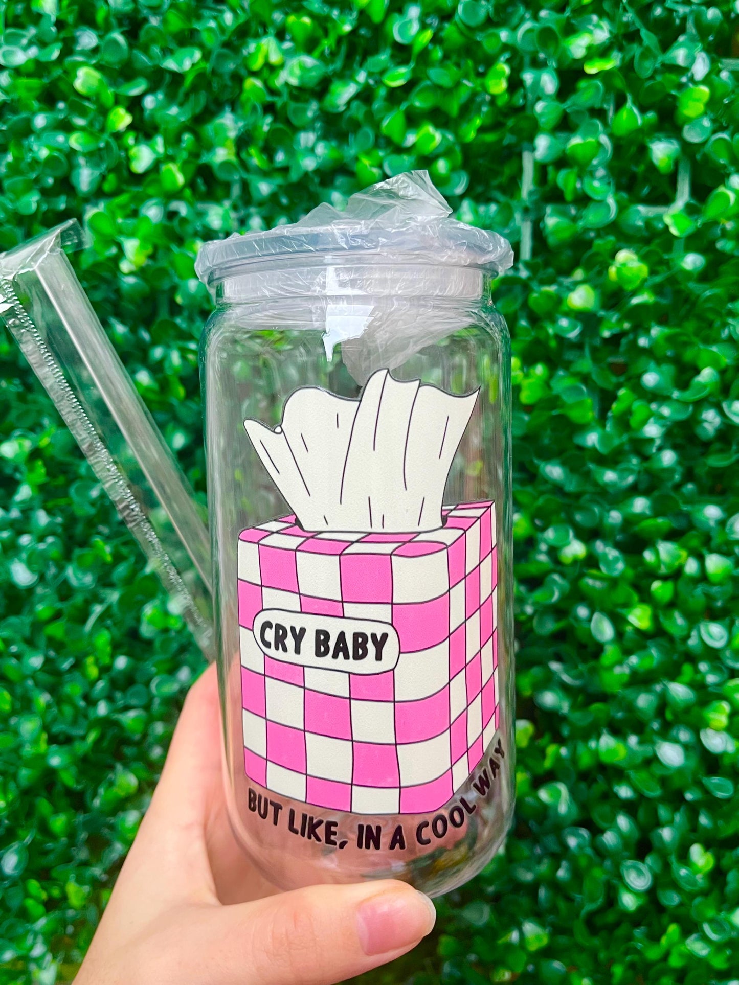 Pink, white and black checkerboard cry baby 16oz plastic beer can tumbler cup with coloured lid and reusable plastic straw.