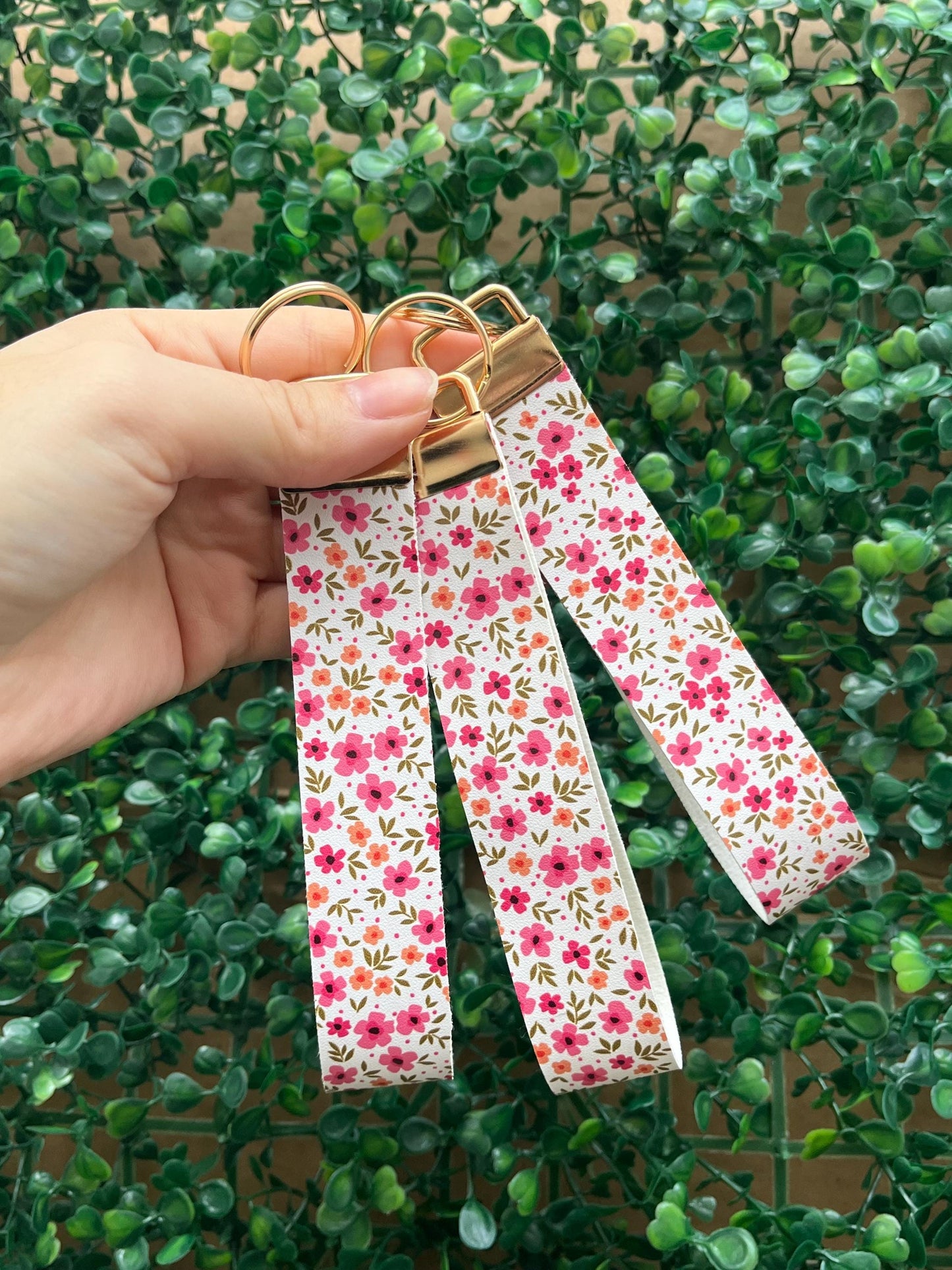 Floral pink orange and green wristlet keyring car key keychain.