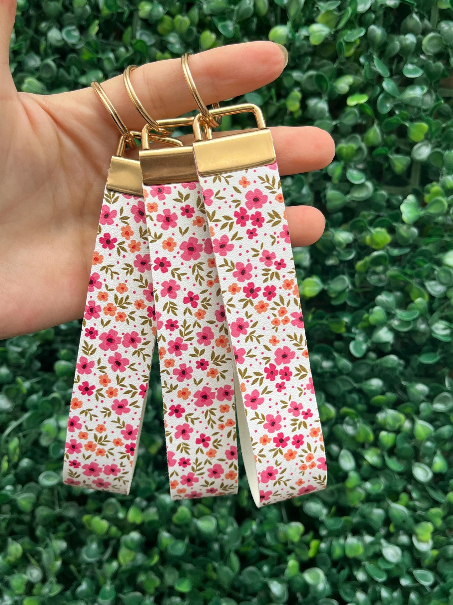 Floral pink orange and green wristlet keyring car key keychain.