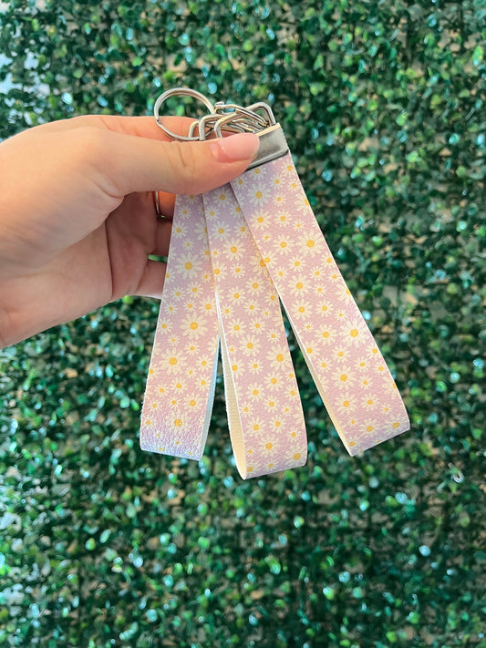 Floral daisy faux leather wristlet keyring car key keychain.