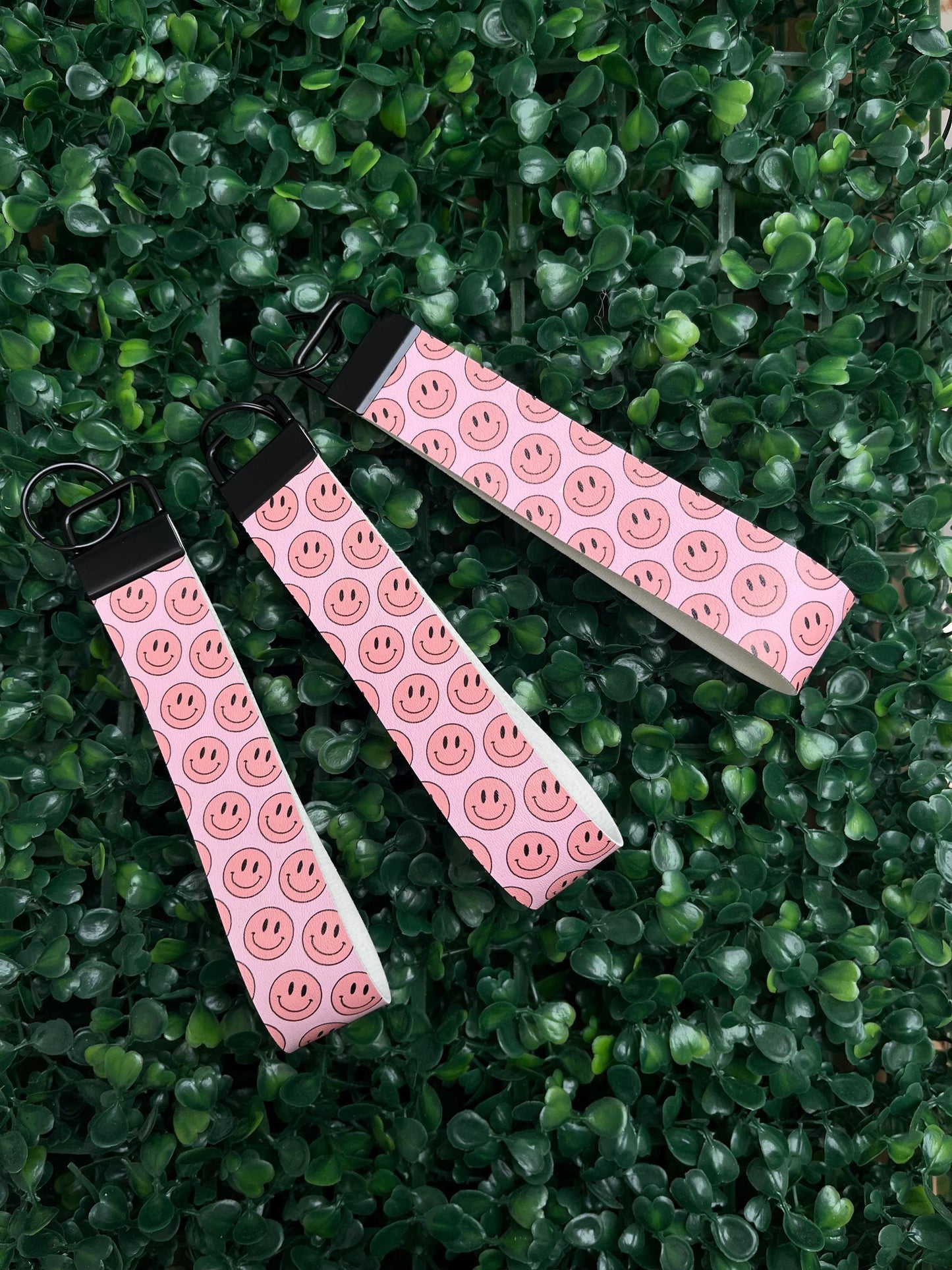 Smiley face wristlet keyring car key keychain.