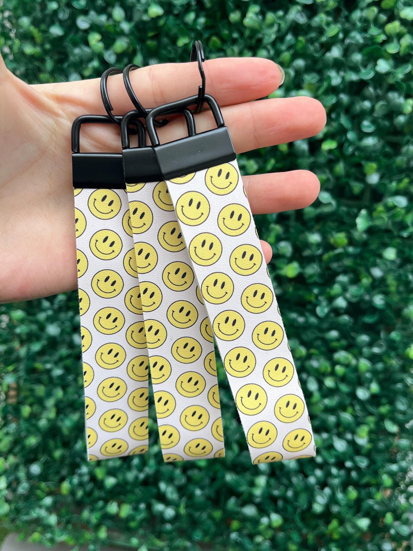 Smiley face wristlet keyring car key keychain.